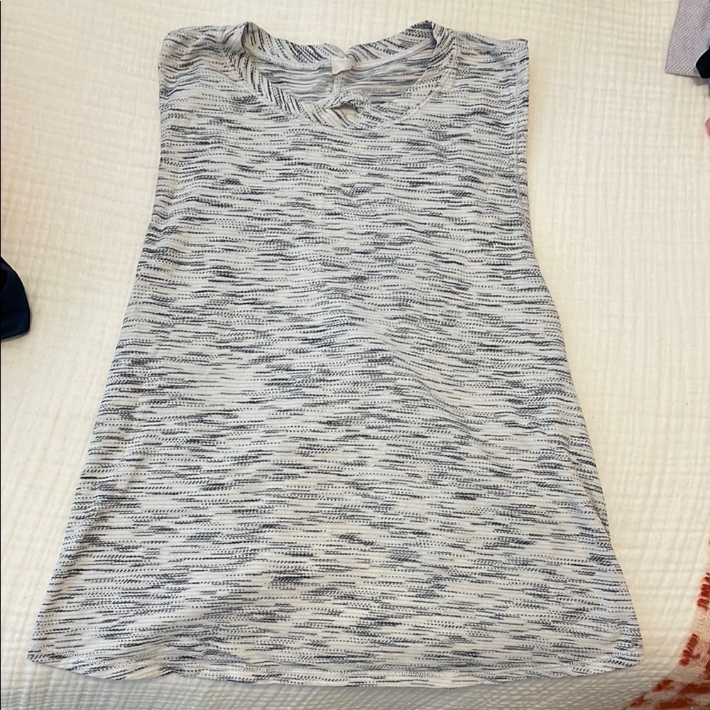 Lululemon workout top